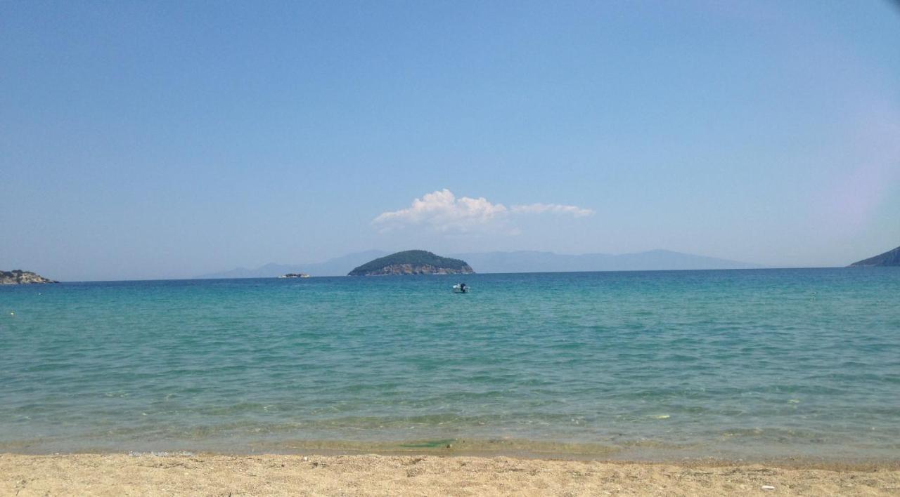 Aegean Seabreeze Apartment Nea Iraklitsa ภายนอก รูปภาพ
